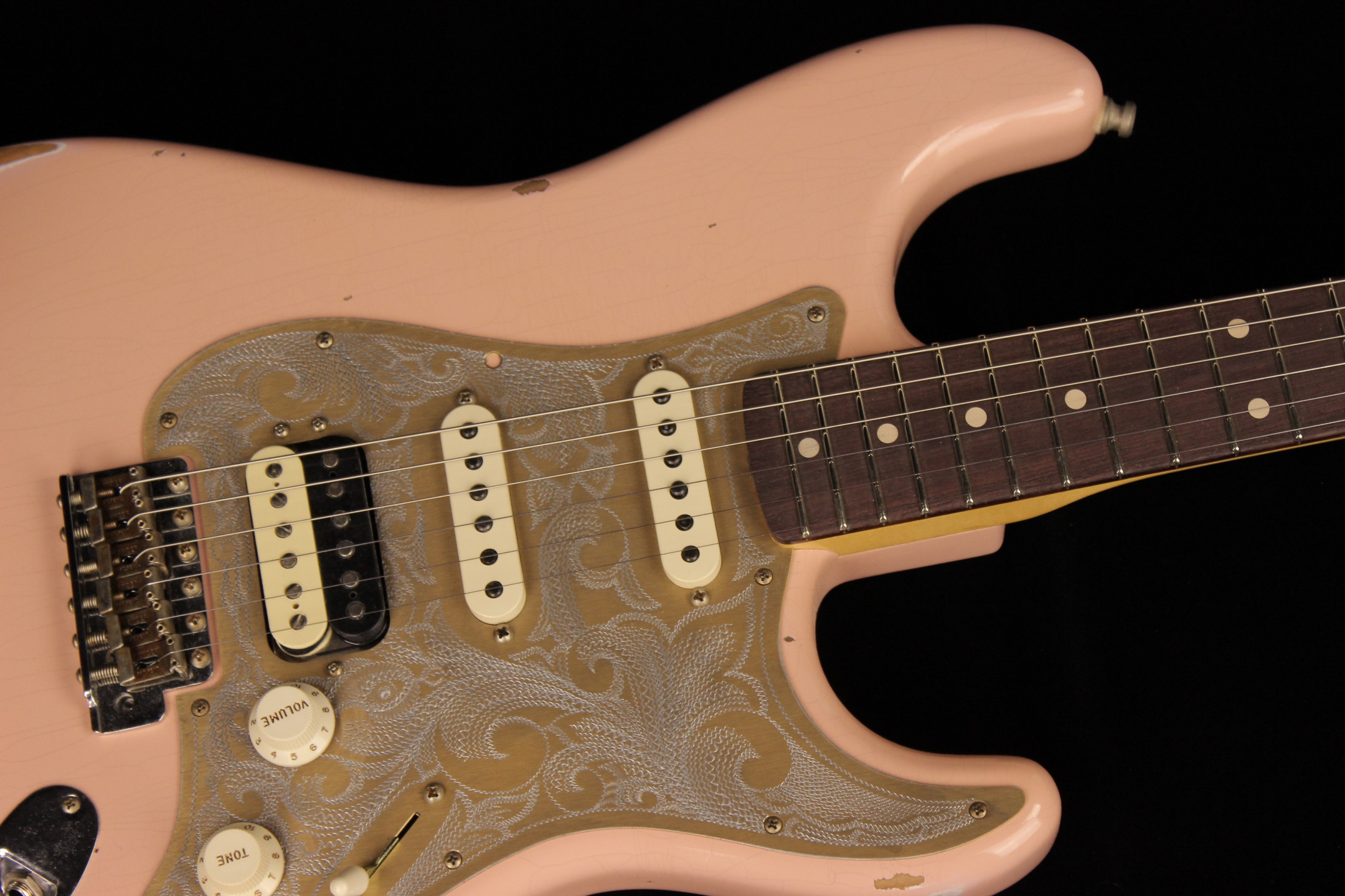 Fender Custom Limited Edition Tyler Bryant Pinky Stratocaster