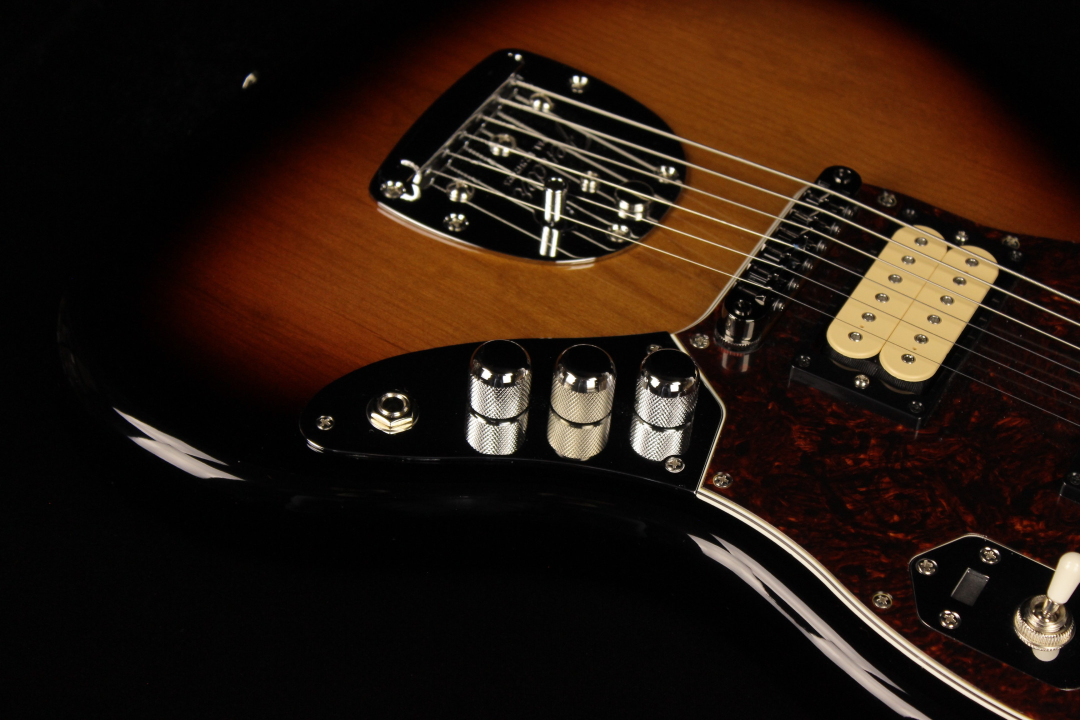 Fender Kurt Cobain Signature Jaguar NOS 3-Color Sunburst (SN Fender Kurt Cobain Signature Jaguar NOS 3-Color Sunburst (SN