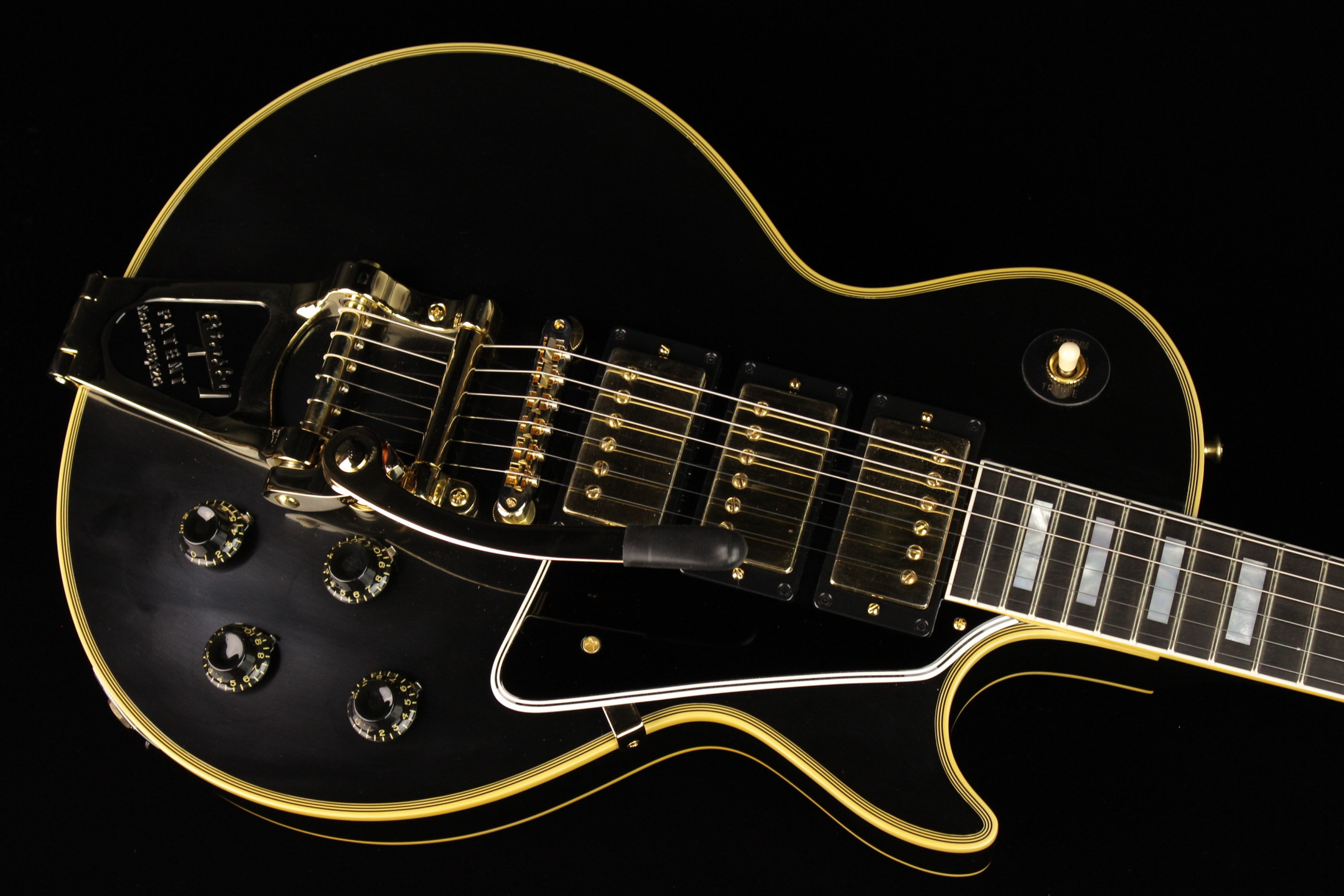 Gibson Custom 1957 Les Paul Custom Reissue Black Beauty 3-Pickup Bigsby VOS  Vintage Ebony (SN: 71621) | Gino Guitars