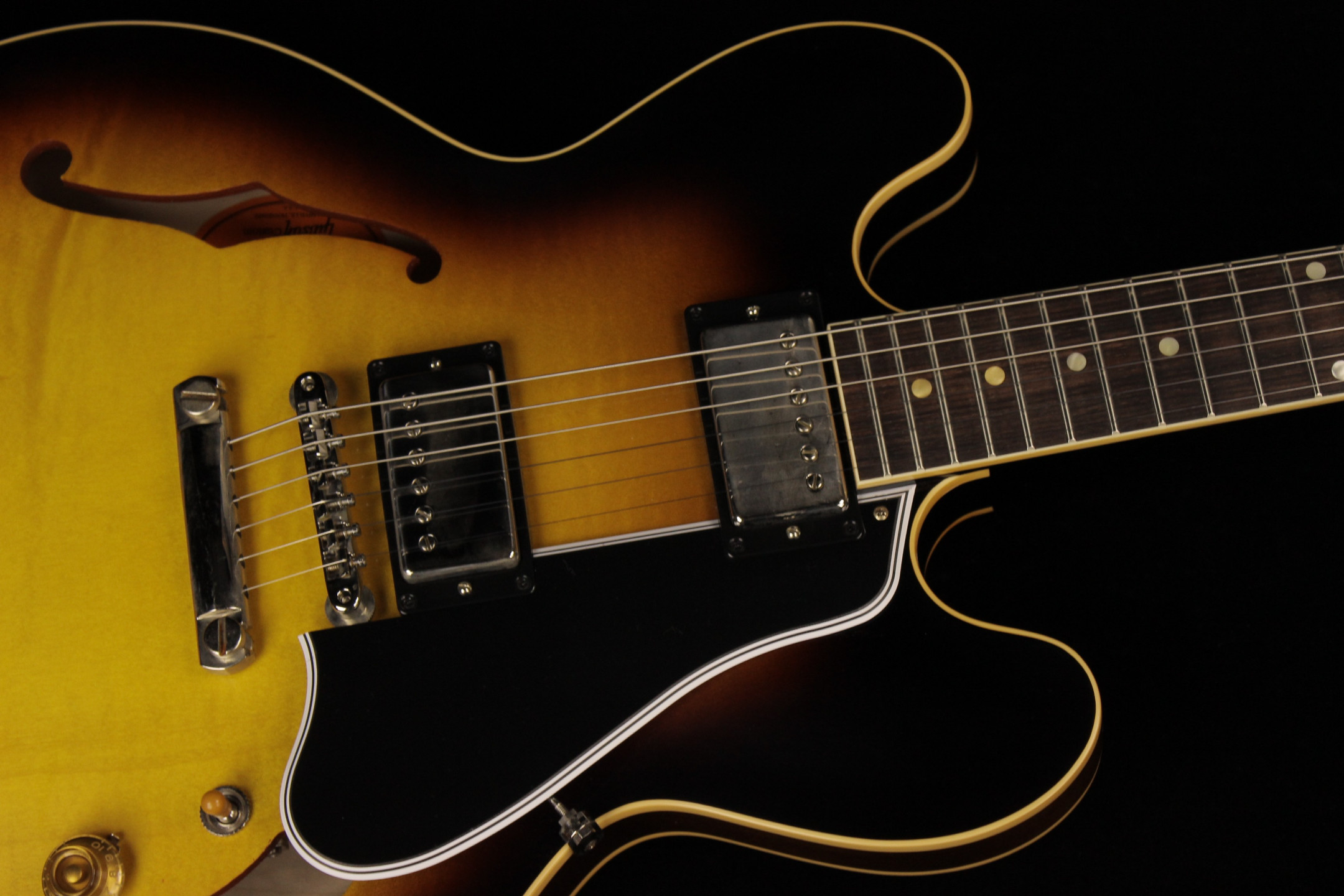Gibson Custom 1957 Les Paul Custom Reissue Black Beauty 3-Pickup Bigsby VOS  Vintage Ebony (SN: 71621) | Gino Guitars