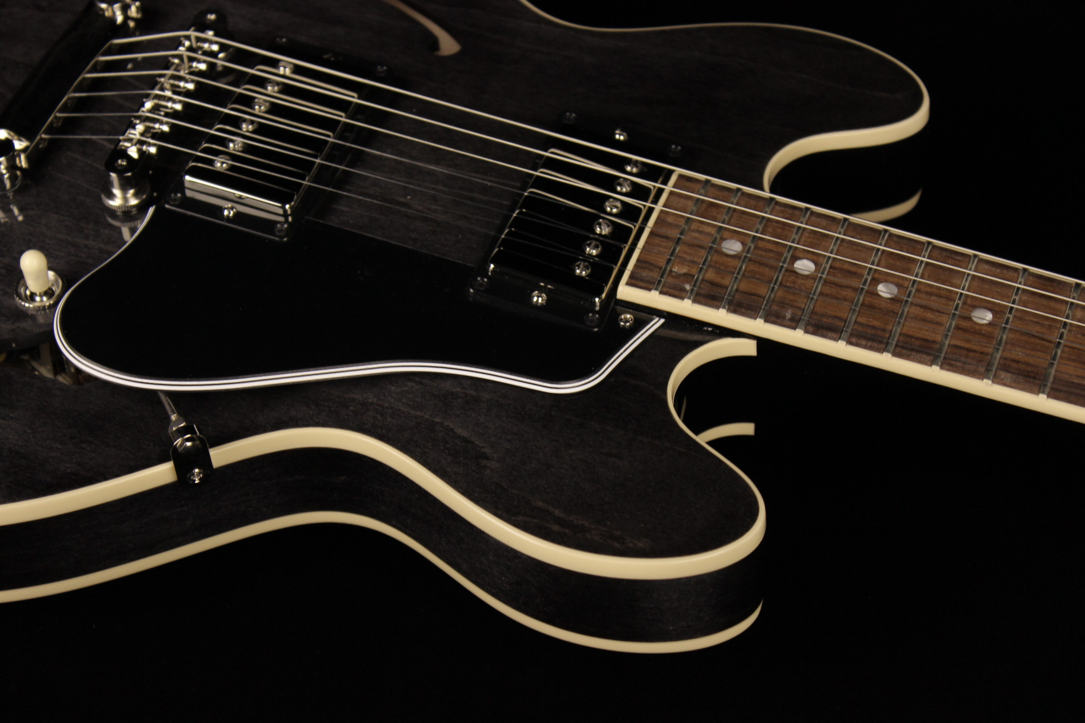 ギター Gibson ES-339 Gloss Ebony Black Gibson ES-339 - Transparent Ebony #40269 – Empire Music