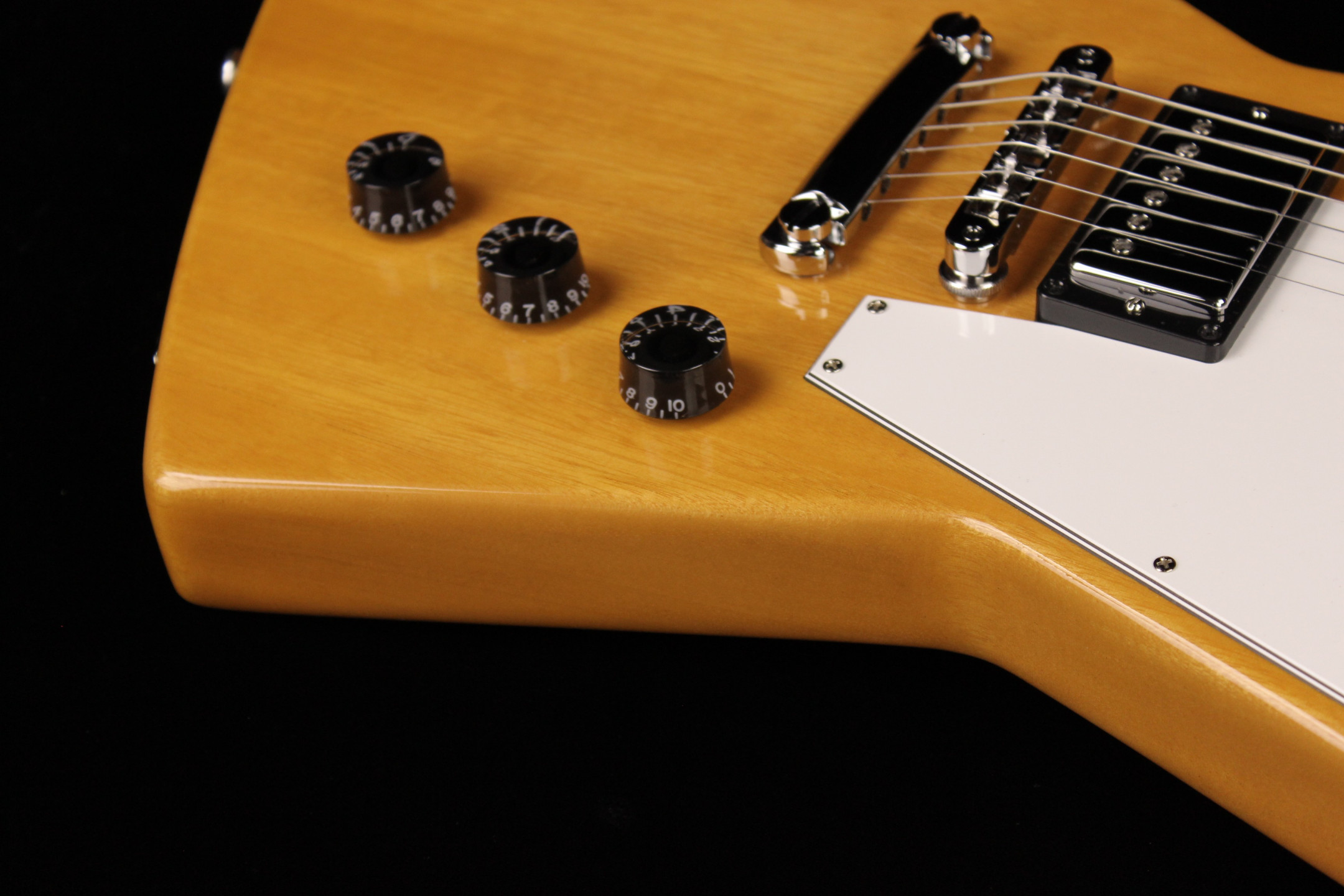 Vintage Gibson Explorer Natural 1976 | Cream City Music