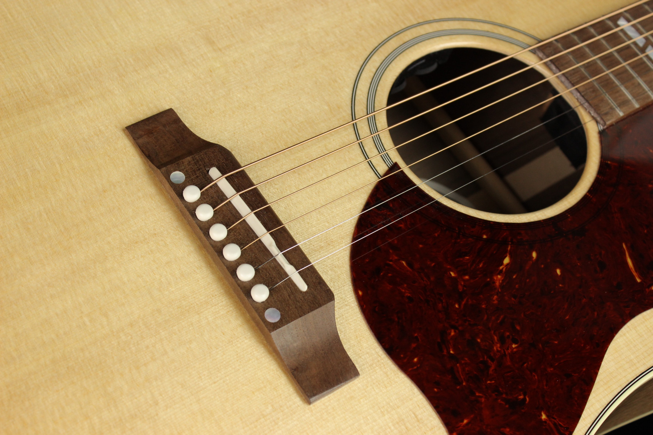 ギター Gibson Hummingbird Studio Walnut Antique Gibson Hummingbird Studio Walnut Antique Natural - Guitar Guys