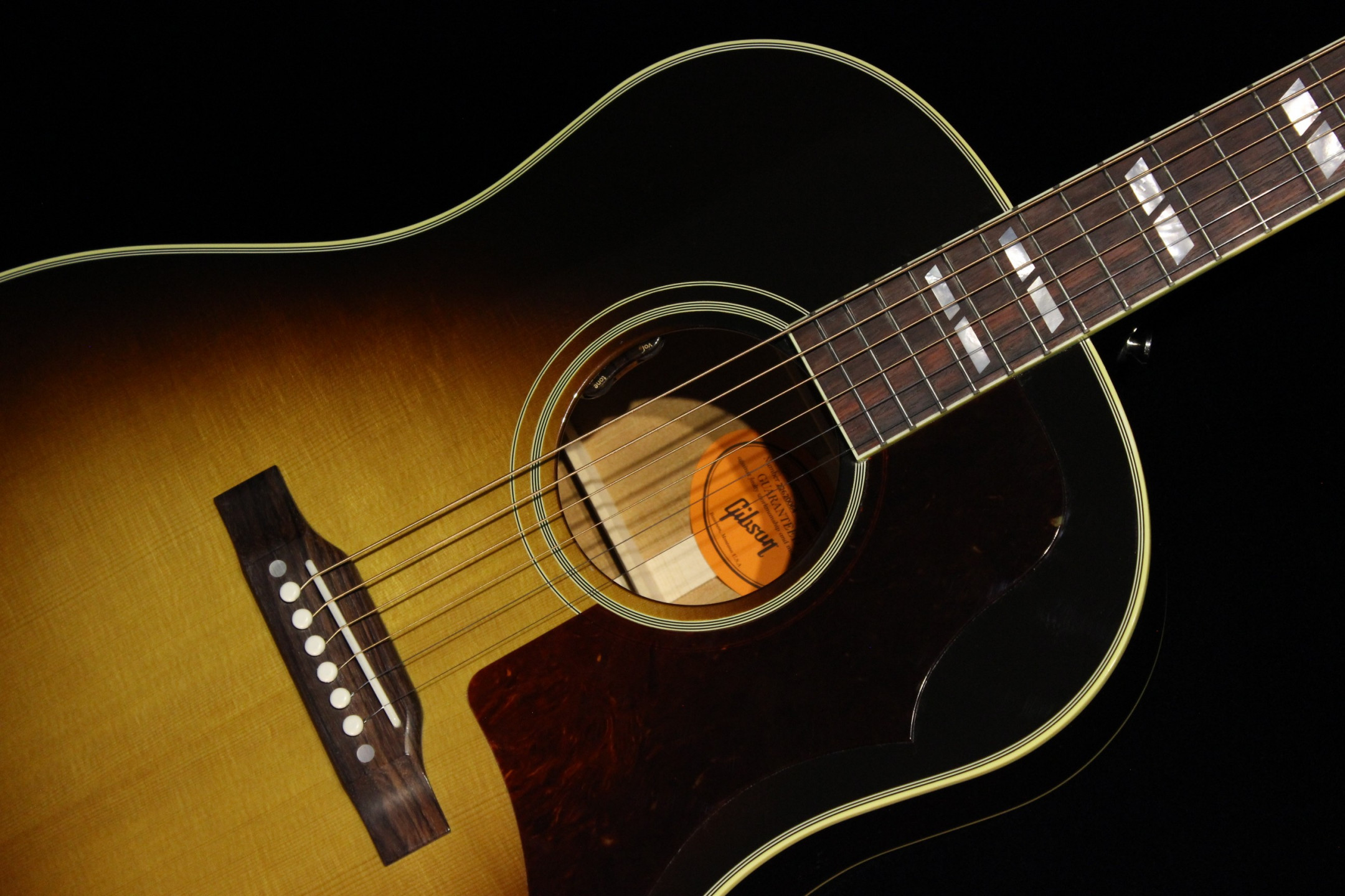 Gibson 　Southern Jumbo Gibson Southern Jumbo Acoustic Guitar (1946) – Elderly