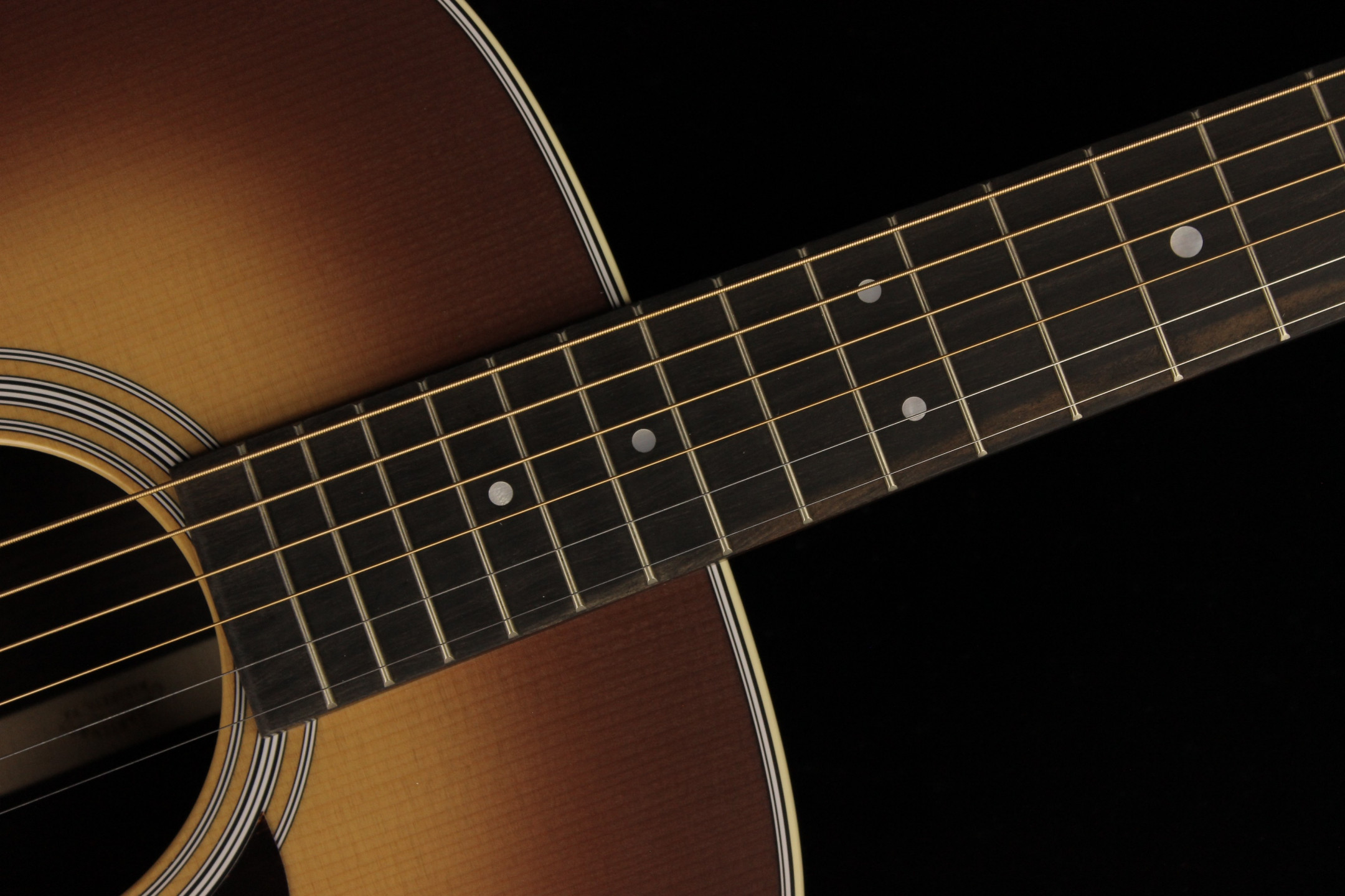 Martin D-28 Satin Amberburst Amberburst (SN: 2720087) | Gino