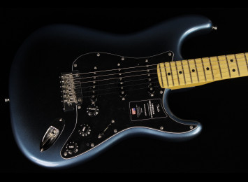 Fender American Professional II Stratocaster - MN DKN Fender American Professional II Stratocaster - MN DKN