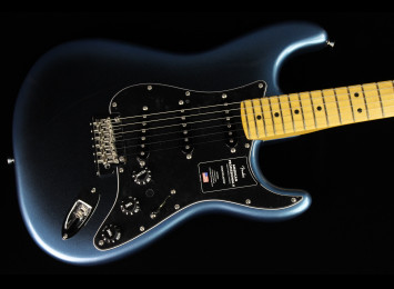 Fender American Professional II Stratocaster - MN DKN Fender American Professional II Stratocaster - MN DKN
