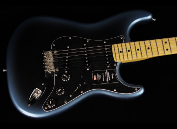 Fender American Professional II Stratocaster - MN DKN Fender American Professional II Stratocaster - MN DKN