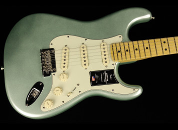 Fender American Professional II Stratocaster - MN MSG Fender American Professional II Stratocaster - MN MSG