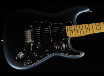 Fender American Professional II Stratocaster - MN DKN Fender American Professional II Stratocaster - MN DKN