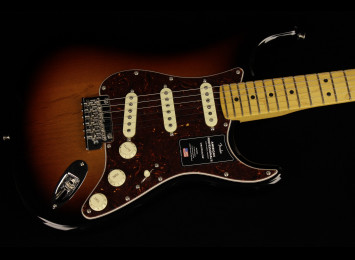 Fender American Professional II Stratocaster - MN 3CS Fender American Professional II Stratocaster - MN 3CS