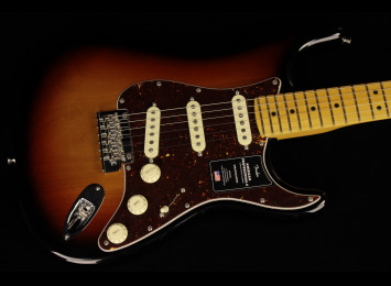 Fender American Professional II Stratocaster - MN 3CS Fender American Professional II Stratocaster - MN 3CS