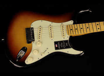 Fender American Ultra Stratocaster - MN ULB