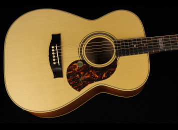 Maton EBG808TE Tommy Emmanuel